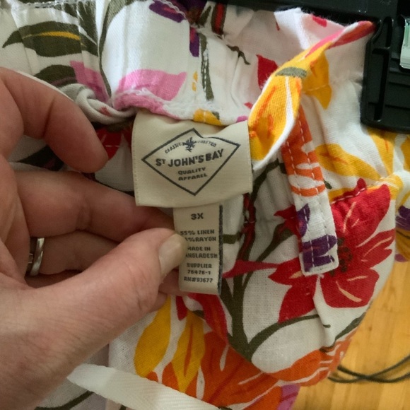 Floral Drawstring Print Shorts by Saint John’s Bay NWT - Picture 4 of 4